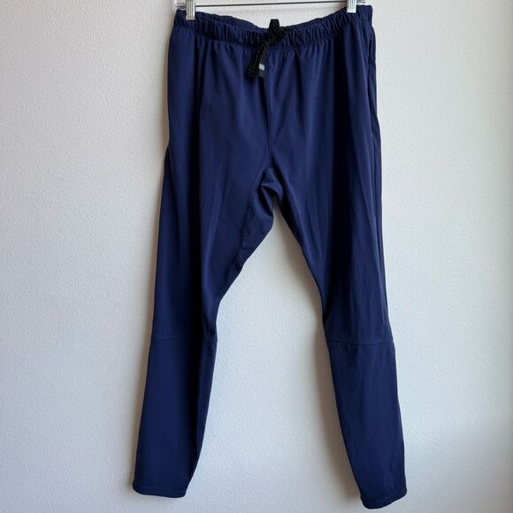 Bundle of 2 Men’s Fabletics Joggers Black Navy Blue Ankle Size Small? medium? - Picture 2 of 10